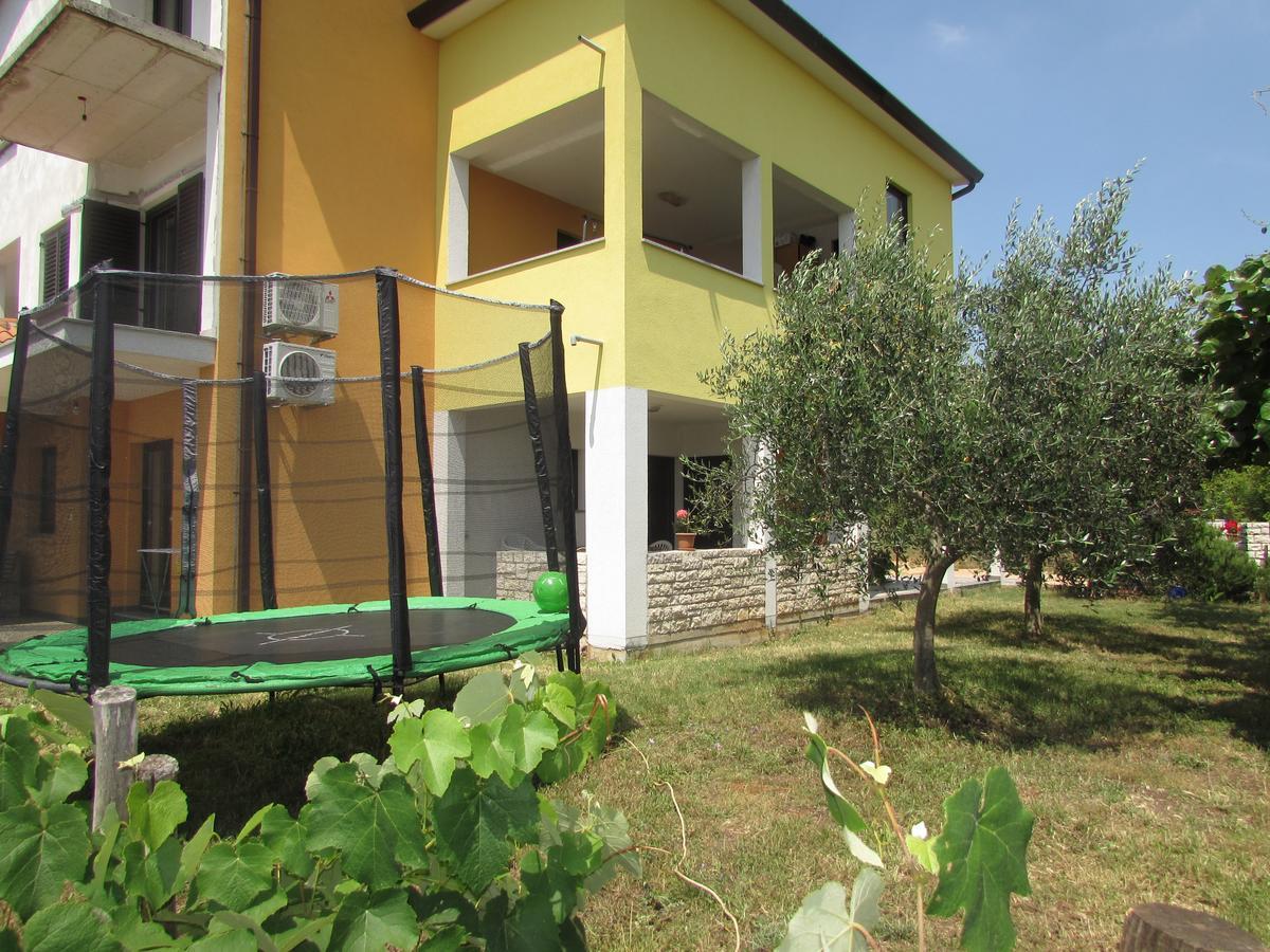 Apartments Goga Umag Exterior photo